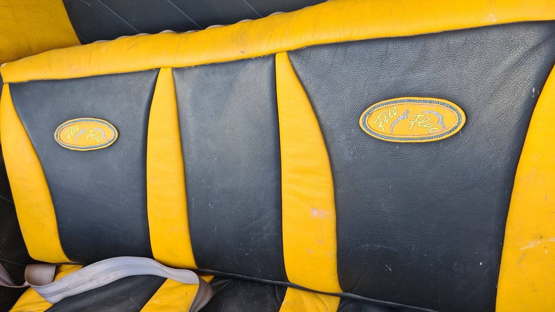 Hintere Sitzbank des Flic-Flac-Flugzeugs