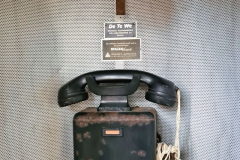 Kurioses Telefon in der Maschinenhalle