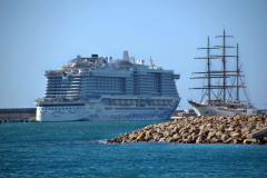 Mallorca: AIDAcosma und Sea Cloud II