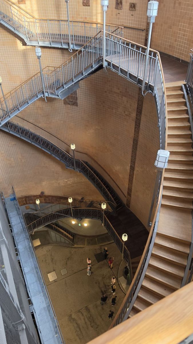 Zugang zum alten Elbtunnel über Treppen