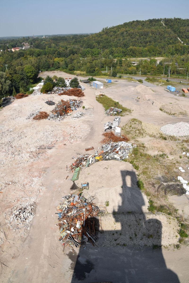 Schatten vom Malakoffturm mit Fördergerüst