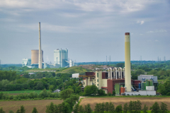 RWE-Kraftwerk Gersteinwerk hinten links und Müllverbrennungsanlage Hamm